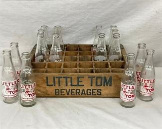 LITTLE TOMS WOODEN CARRIER W/BOTTLES