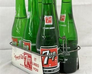 7UP CARRIER W/ BUBBLE BOTTLES