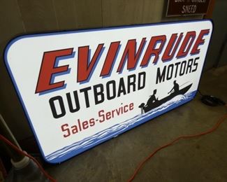 LEFTSIDE LIGHTED EVINRUDE OUTBOARD MOTOR