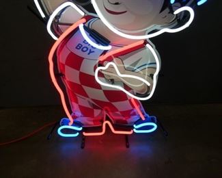 BOTTOM VIEW BIG BOY NEON