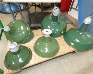 GROUP PICTURE ENAMAL STATION LIGHTS