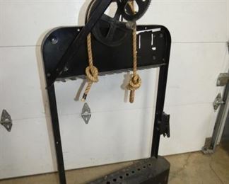 BACK VIEW PLYMOUTH ROPE DISPENSER