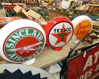 GROUP PHOTO CONTEMPORARY PUMP GLOBES