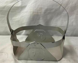 7UP EMB. ALUM 6 PACK CARRIER 