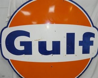 CLOSE UP GULF DOG EAR SIGN