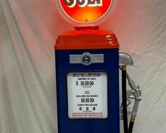 CLOSEUP W/ LIGHTED GLOBE