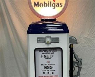 CLOSEUP W/ LIGHTED GLOBE