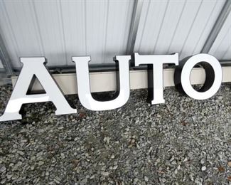 AUTO MALL LETTER SIGN