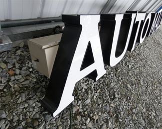 17FT. AUTO MALL LETTER SIGN