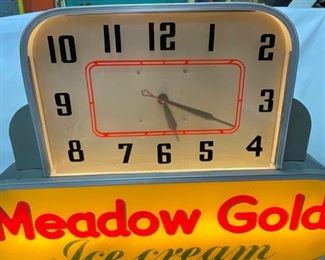 CLOSE UP MEADOW GOLD ICE CREAM