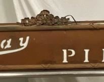 BEWLAY PIPES CAN SIGN 