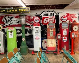GROUP PHOTO GAS PUMPS 