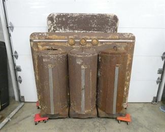 TRIPLE LUBSTER STATION