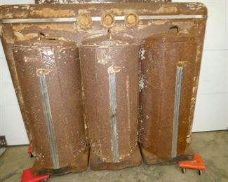 GREASE AND OIL CHANGING STATION