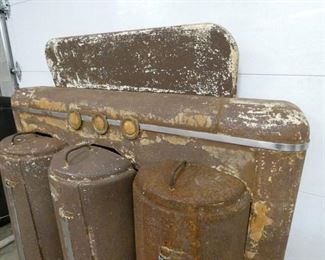 TRIPLE LUBSTER STATION