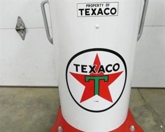 CLOSEUP TEXACO CADDY