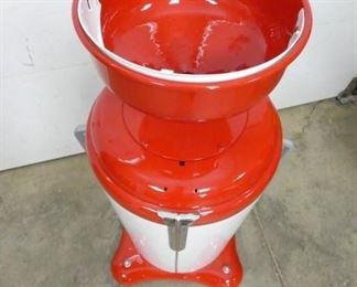 CLOSEUP TEXACO CADDY