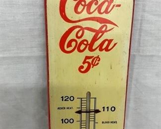 CLOSEUP TOP 5CENT COKE