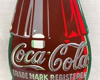 CLOSEUP PORC. COKE BOTTLE SIGN