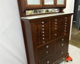 NICE DENTAL OFFICE CABINET