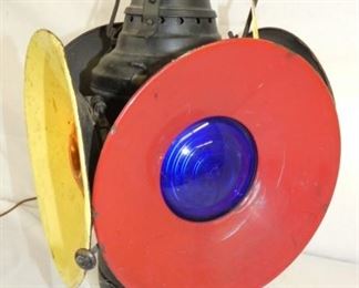 CLOSEUP LANTERN W/ SHADES