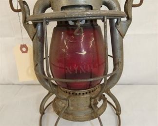 CLOSEUP RED GLOBE RR LANTERN