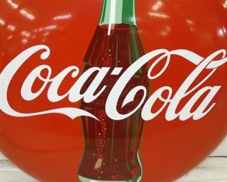 CLOSE UP Coca Cola BUTTON W/BOTTLE 