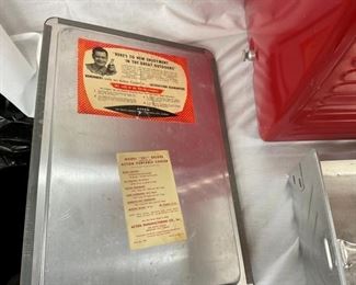 CLOSEUP OLD STOCK COOLER INSIDE VIEW