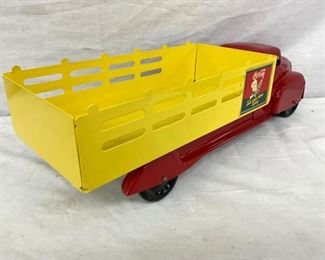 CLOSEUP OTHERSIDE COKE TOY