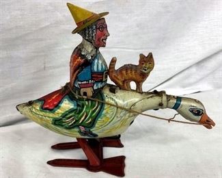 UNIQUE ART PECKING GOOSE WINDUP