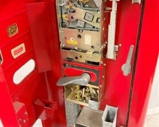 INSIDE COIN/CAP CATCHER