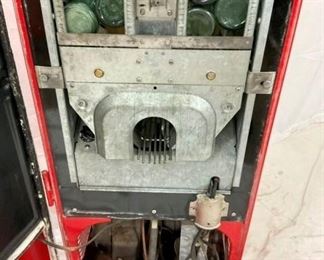 CLOSEUP WORKING COMPRESSOR