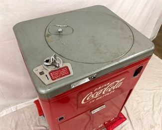 CLOSEUP COIN MECHNIZUM