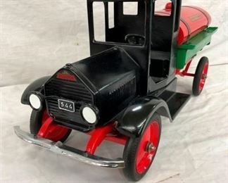 FRONT VIEW OIL TANKER TRUCK