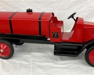 NATIONAL CHASSIS W/ 20'S STEELCRAFT TANK