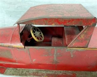 CLOSE UP INSIDE VIEW KINGSBURY ROADSTER 