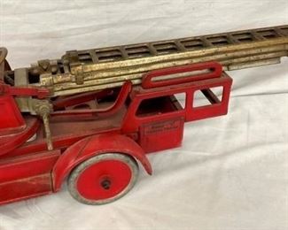 SIDE 2 FIRE TRUCK AERIAL LADDER