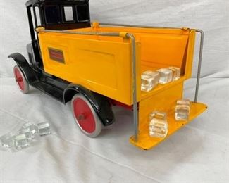 CLOSEUP ICE TRUCK W/ ICE CUBES