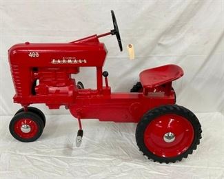 FARMALL MODEL 400 PEDAL TRACTOR