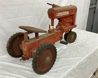 FARMALL MOD. 450 BACK VIEW