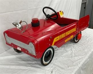 CLOSEUP AMF FIRE PEDAL CAR