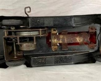 BOTTOM VIEW KEYWIND TOY