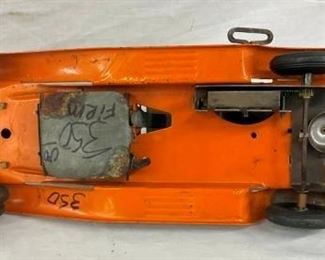 BOTTOM VIEW KEYWIND GIRARD SEDAN 