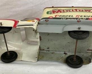 BOTTOM VIEW WYANDOTTE TRUCK