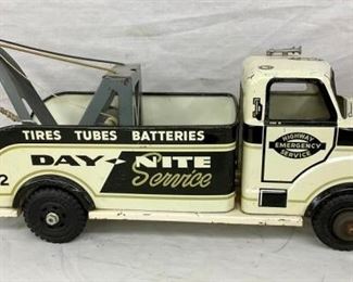 LUMAR HIGHWAY SERVICE WRECKER TOY