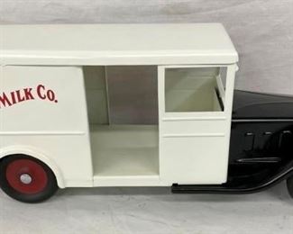 1933 STEELCRAFT MILK TRUCK