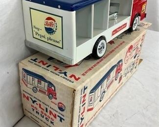 ORIG. NYLINT PEPSI TRUCK W/ ORIG. BOX