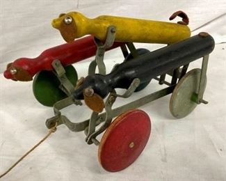 UNUSUAL WOODEN PULL ANIMATED TOY