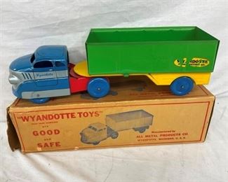WYANDOTTE SIDE DUMP TRUCK W/ ORIG. BOX