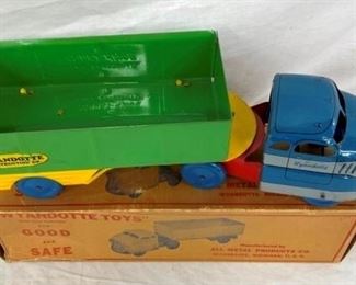 WYANDOTTE SIDE DUMP TRUCK W/ ORIG. BOX